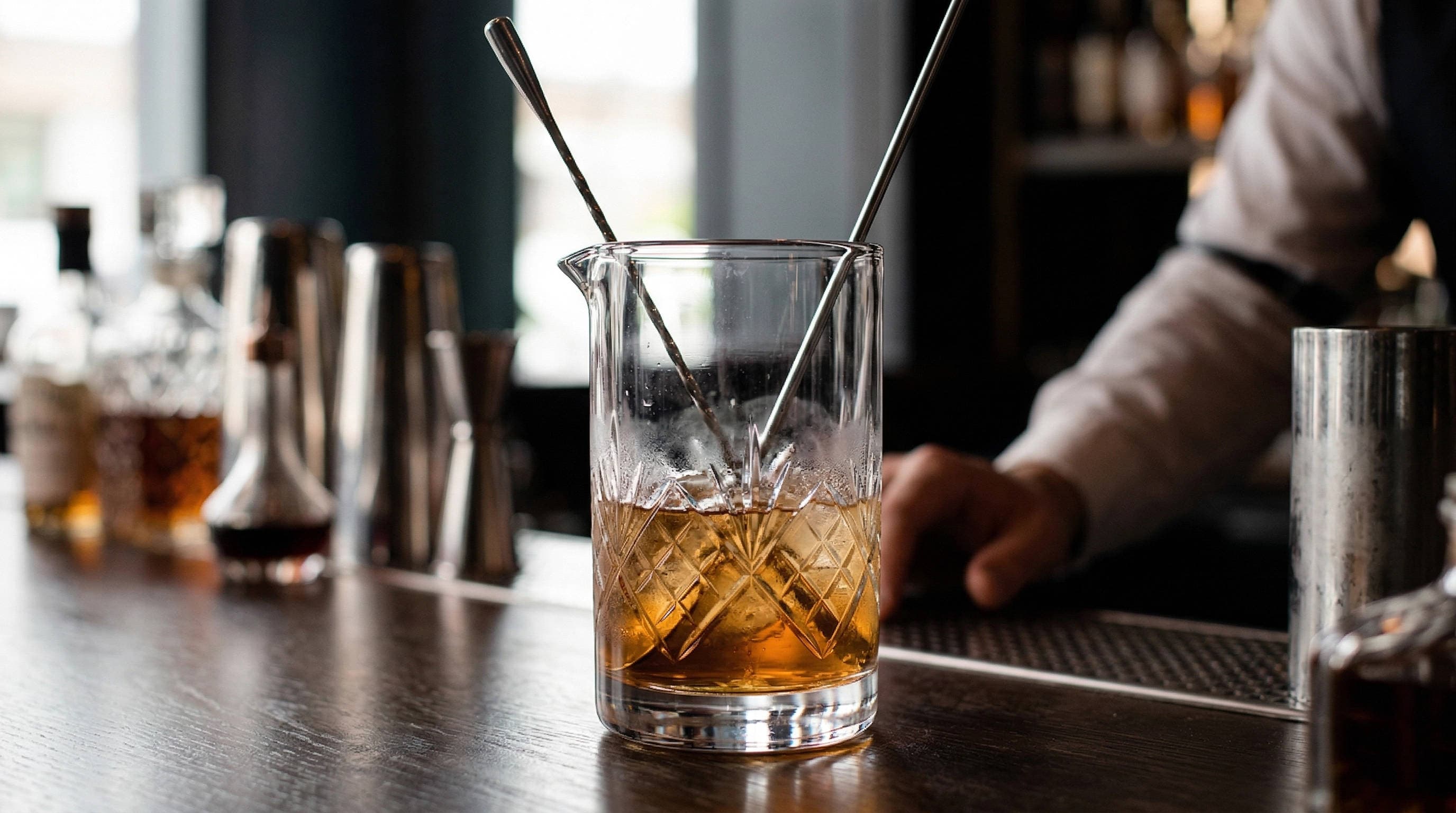 Mixing Glass (Karıştırma Bardağı) Nedir?